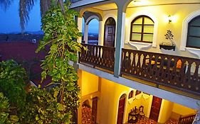 Hotel Los Balcones Leon